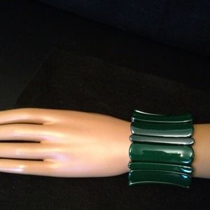 Green stretchy bracelet