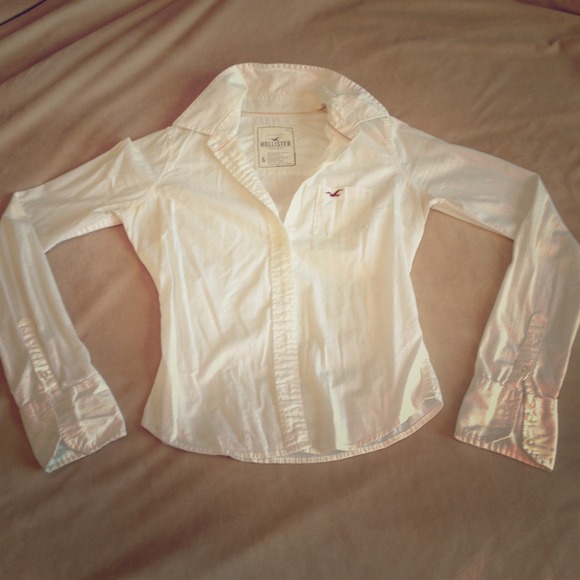 White Hollister button up with vertical ribs.