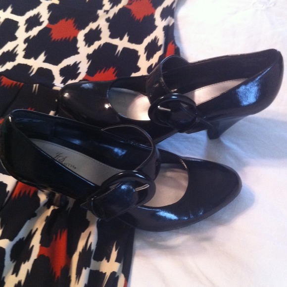 Black patten hills, size 7, Jacklyn Smith.