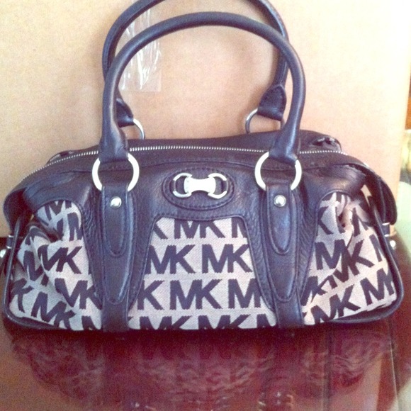 Black Michael Kors purse - Picture 1 of 3