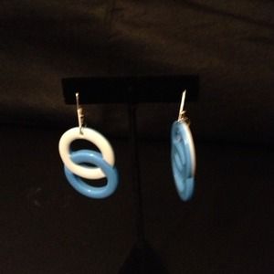 Blue and white circle plastic earring set