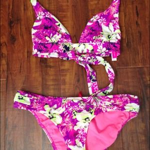 SOLD 🚫 REDUCED🌟Victoria's Secret swimsuit