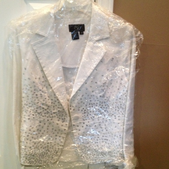 White linen blazer with sewed in sequins