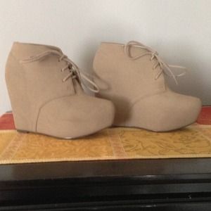 Shoes - Bakers Size 6