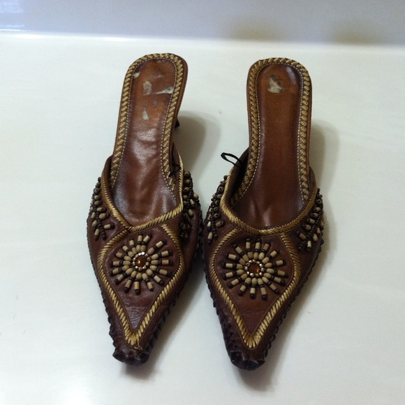 Shoes in nice conditionDollhouse - Picture 1 of 2