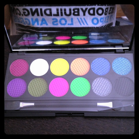 SOLD Sleek Makeup iDivine Eyeshadow palette
