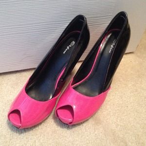 Black and Pink heels