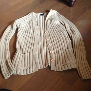 H&M beige sweater