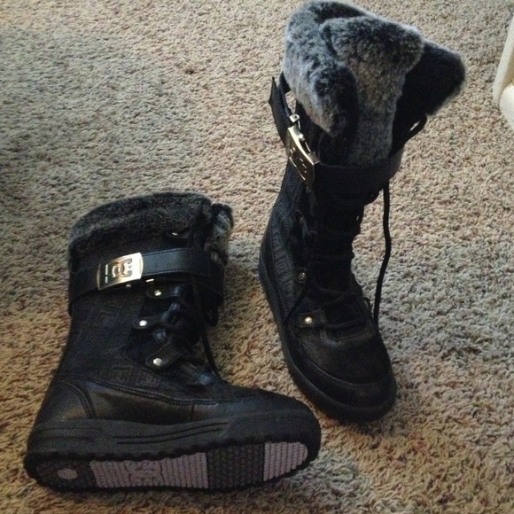 Size 6 winter leather/fur DC boots