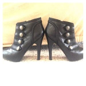 🌟REDUCED🌟 Aldo Black Ankle Booties