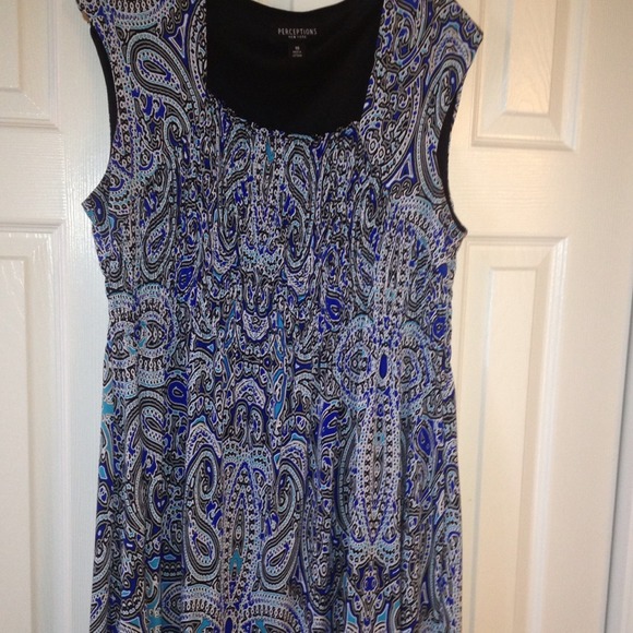 •BUNDLED•Paisley knee length dress
