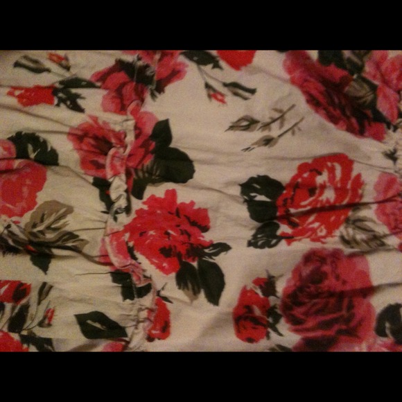 Floral high wasted skirt :) - Picture 2 of 2