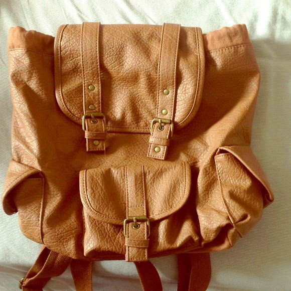 BUNDLE BAG AND JEWELRY
