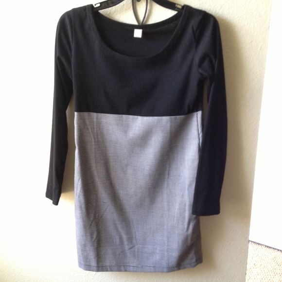 💥REDUCED💥 (NWOT)🎀 Gorgeous Dress w/o belt - Picture 3 of 4