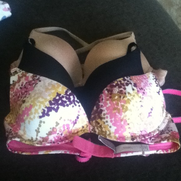 Bundle of Victoria's Secret Bra's!!!