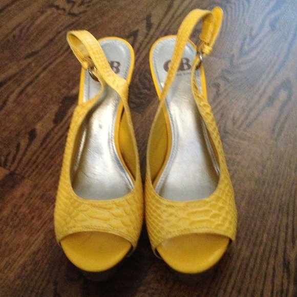 Yellow Gianna bini heels