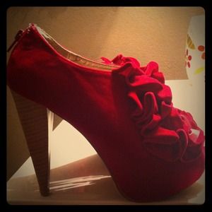 Qupid ruffled heels!! Very cute!!