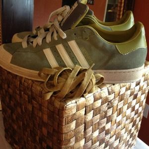 Men Adidas in very good condition !