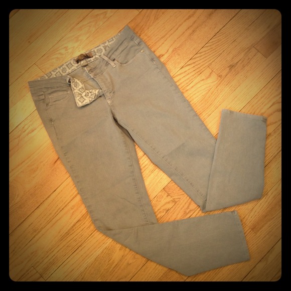 Reserved Paige premium gray legging jeans, size 29