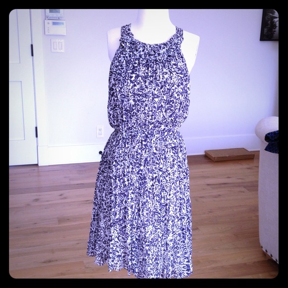 ❤Sold in bundle❤French Connection springtime dress