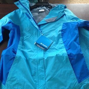 Reserved!! Columbia Arcadia rain jacket size M