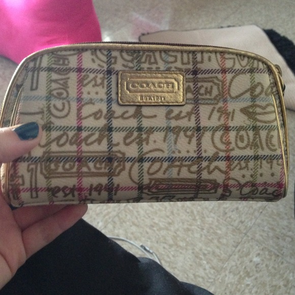 Coach Accessories - Coach makeup bag