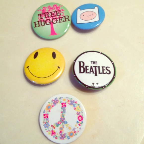 ❌❌SOLD❌❌Button bundle - Picture 1 of 1