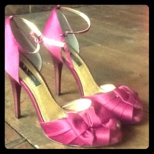Nina magenta heels