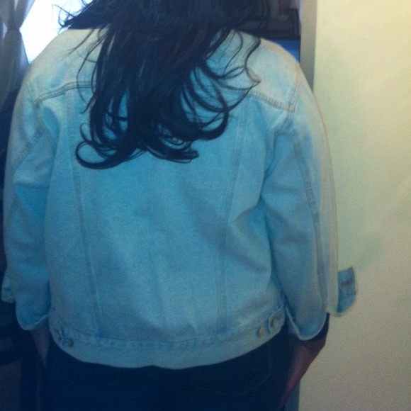 SALE❗Vintage light wash denim jacket - Picture 3 of 4