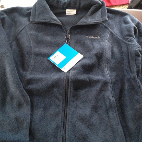 Women's large columbia navy and black fleece.