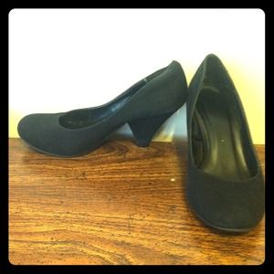 Black 1-2 inch heels