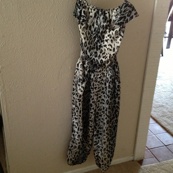Leopard romper