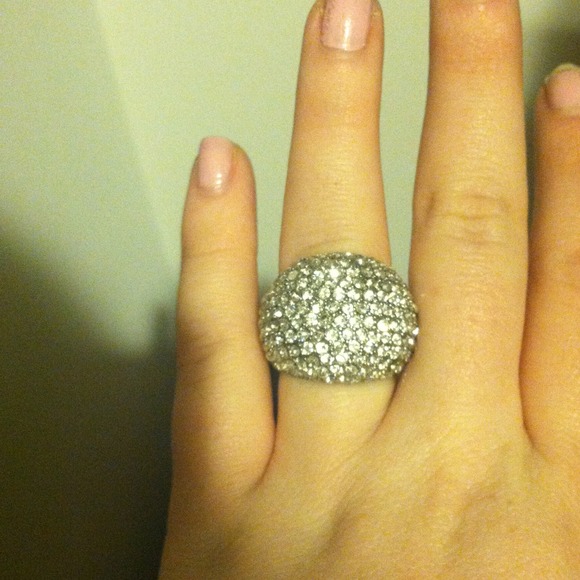 SOLD IN BUNDLE 📛📛📛beautiful diamond like ring