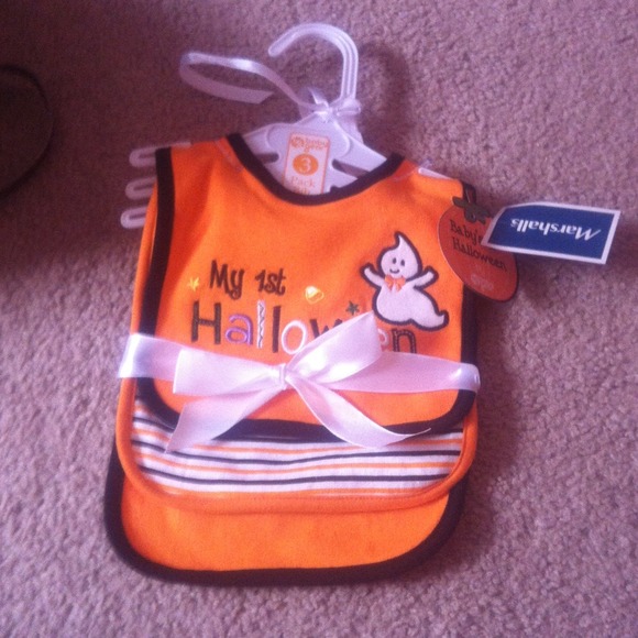 Brand new 1st Halloween bibs - Picture 1 of 1