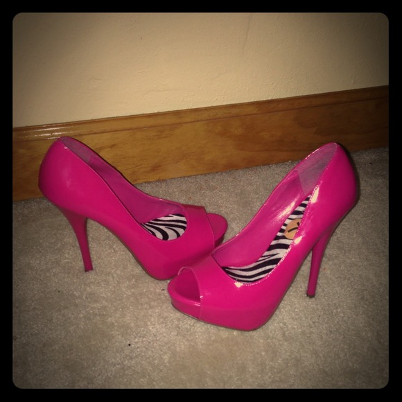 🎀Hot Pink Peep Toe Pumps🎀