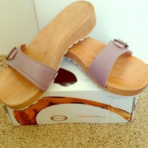 ⚡️SALE⚡️Was $75 Happy Feet Wooden Sandals