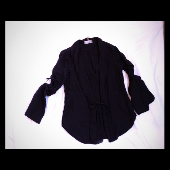 🚫SOLD TO NATALIA🚫REDUCED 2❌❗❗❗BCBG  black top.