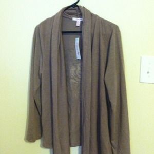 Light weight cardigan with details on back