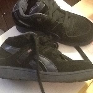 Reebok athletic toddler shoes size 10