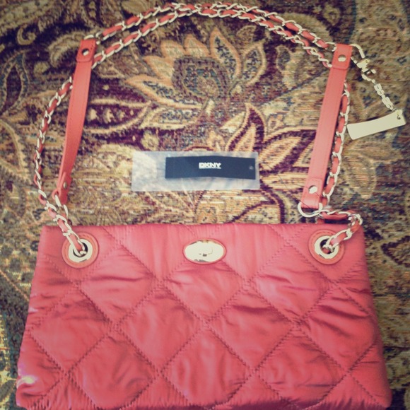 DKNY purse with tags. Two ways to wear it!
