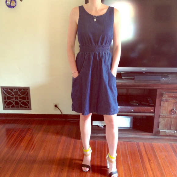 ❌SOLD in bundle❌Gap denim ties in the back dress