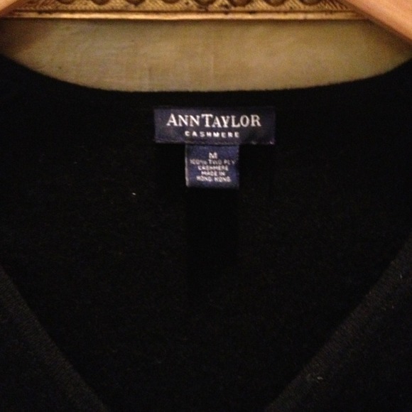 🍃❤ SOLD❤️ %100 2 ply light cashmere cardigan - Picture 2 of 2