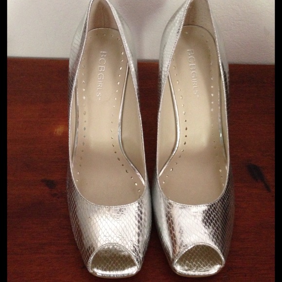 REDUCED 🎉🎉BCBG shoes🎉🎉