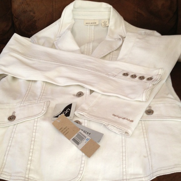 *Reduced* DKNY Juniors XL White Stretch Jacket