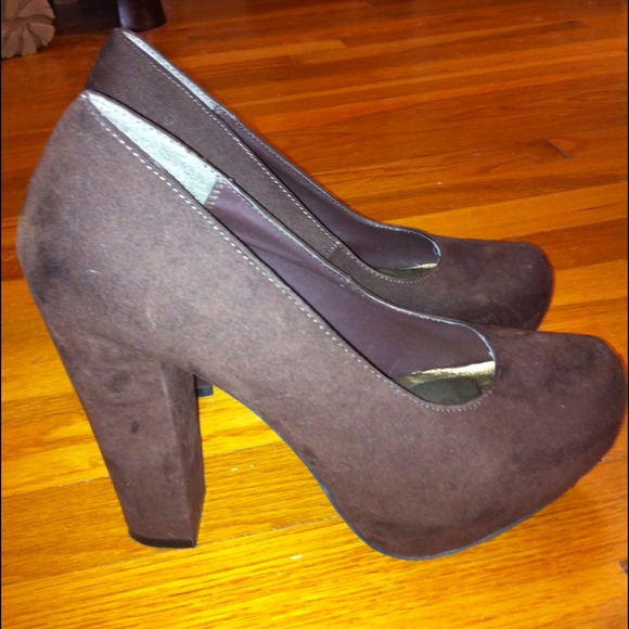 diva lounge Shoes - Brand new brown suede high heels