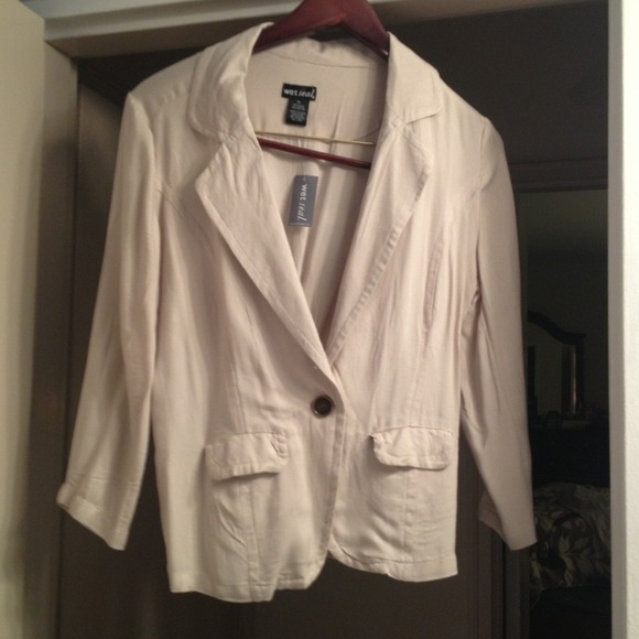 ❗Sold❗Beige lightweight blazer