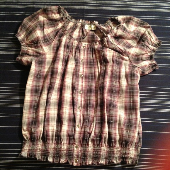 Cato plaid shirt never worn, just tried on.