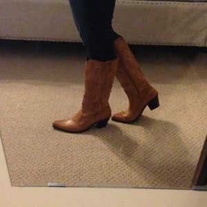 Size 7 country style boots