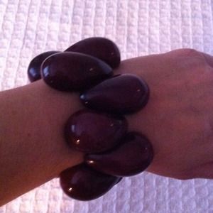 Tagua stretch bracelet in a beautiful purple