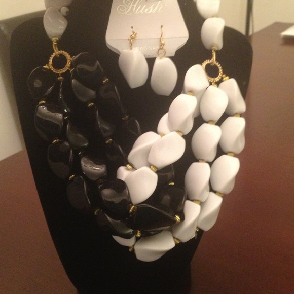 Prom jewelry black and white statement necklace
